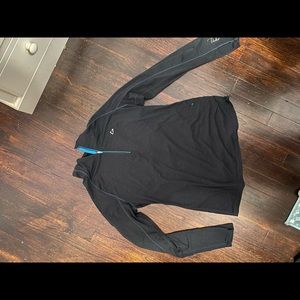 MERINO BLEND BY PARADOX DRI RELEASE black with blue lining throw over